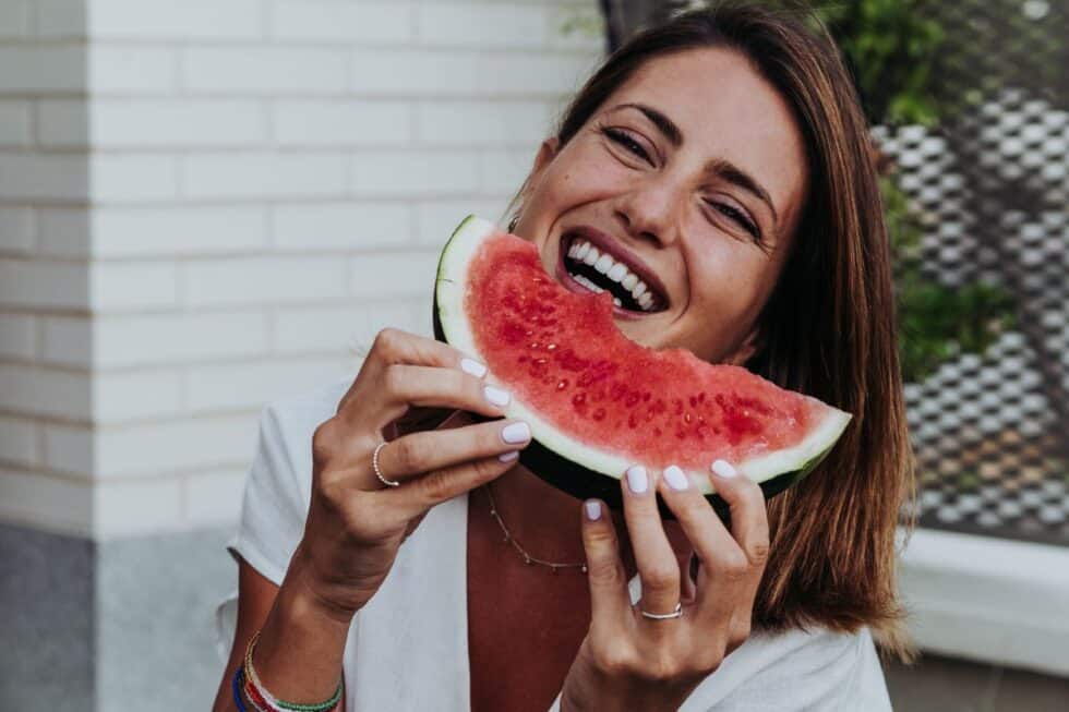 What to Eat After Teeth Whitening for a Brighter Smile
